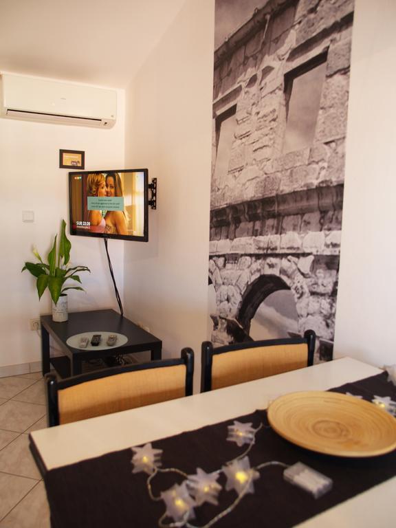 Family Friendly Apartments พูลา ภายนอก รูปภาพ